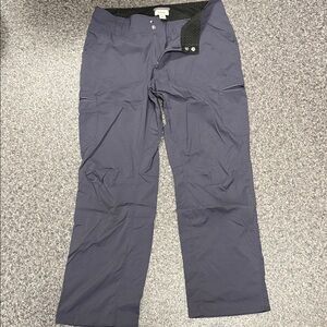 L.L. Bean Women's Cargo Pants in Navy
